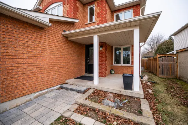 Cambridge, ON N1P 1C6,329 Christopher DR