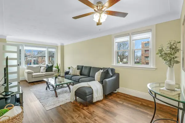 Hamilton, ON L8K 2V5,165 Crosthwaite AVE S