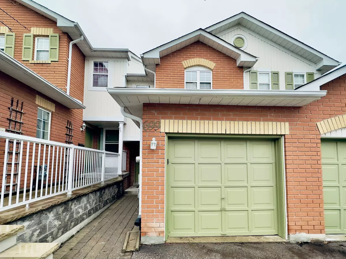 Newmarket, ON L3Y 8R2,699 Limpert TER