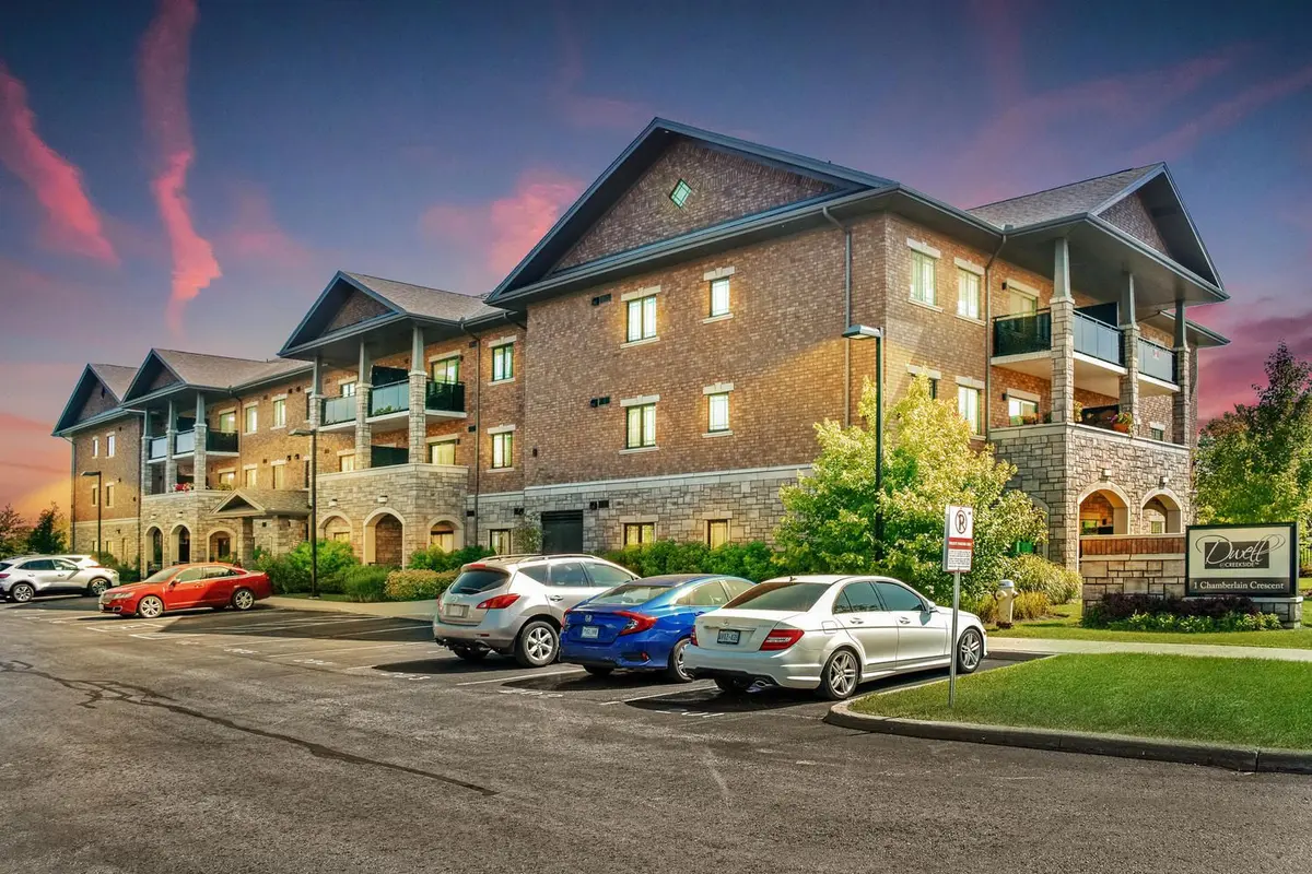 Collingwood, ON L9Y 0E3,1 Chamberlain CRES #312