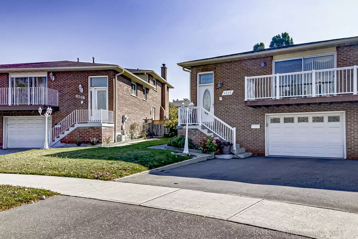 Mississauga, ON L4W 3G6,4212 Greybrook CRES