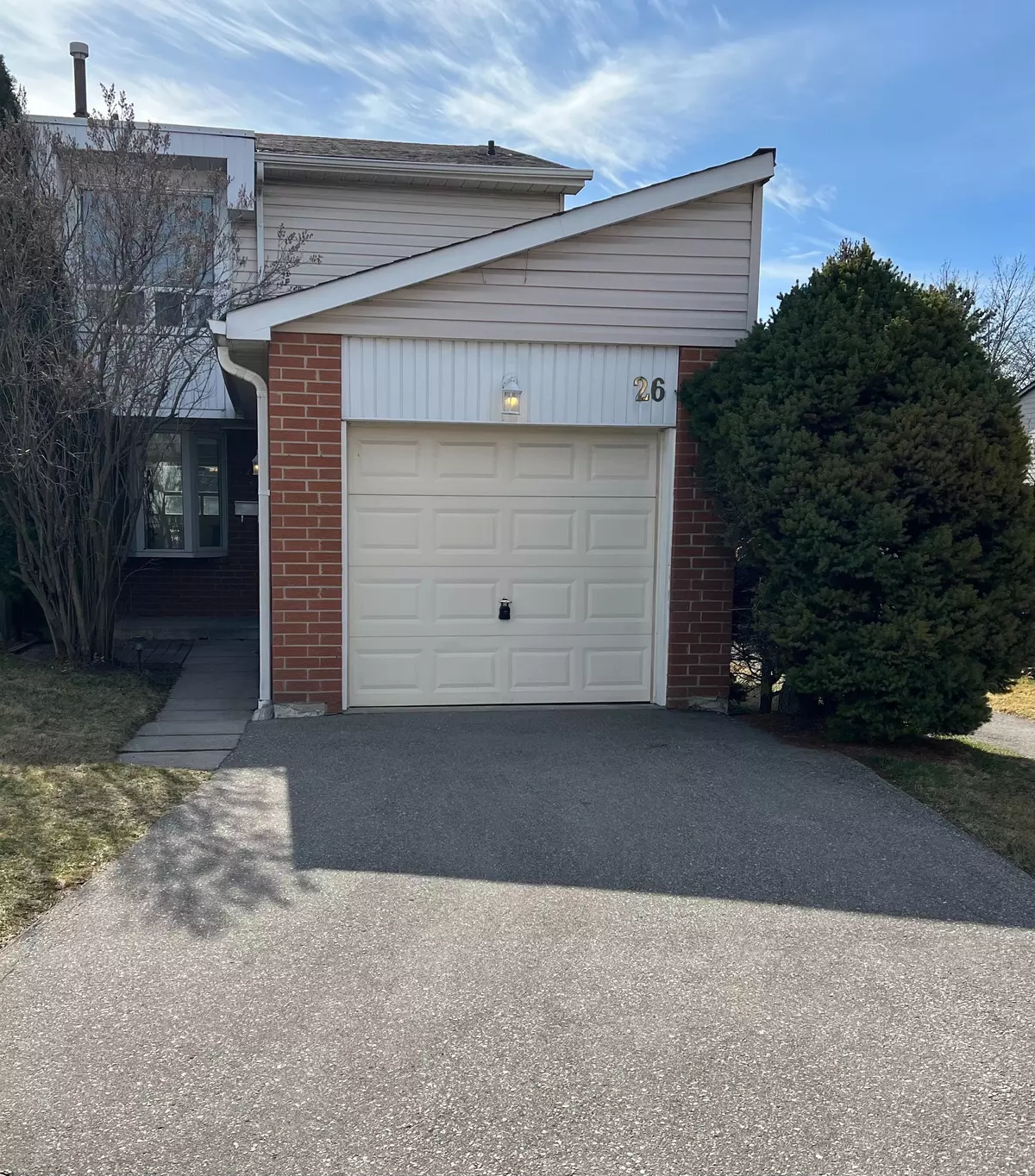 Peel, ON L4Z 1H2,525 Meadows BLVD #26