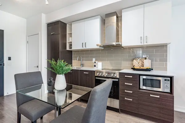 Toronto C10, ON M4S 0B5,125 Redpath AVE #3404