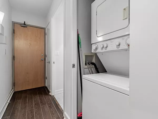 Toronto C01, ON M5V 3W9,350 Wellington ST W #426