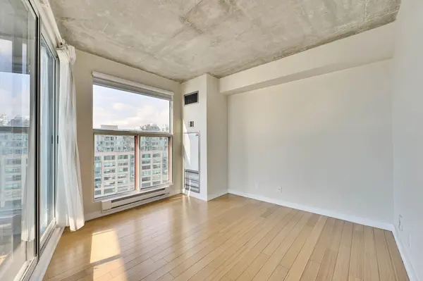 Toronto C01, ON M5J 2H2,99 Harbour SQ #1408