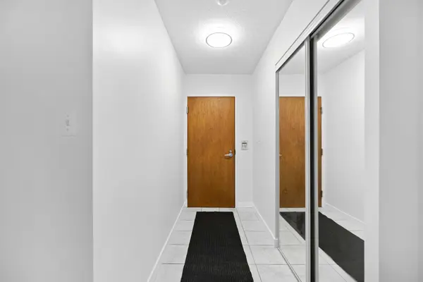 Toronto C07, ON M2N 6Z6,23 Lorraine DR #1515