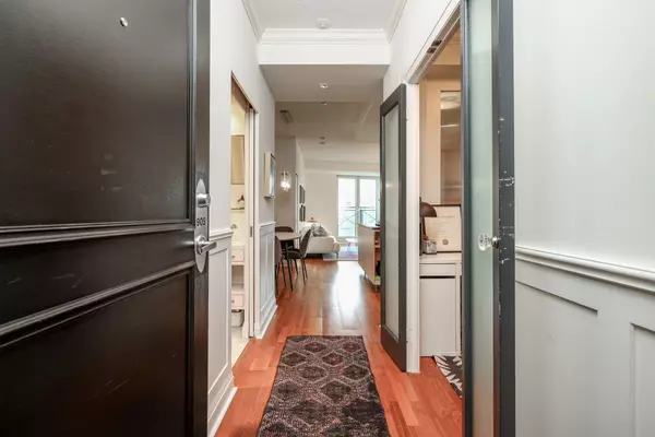 Toronto C09, ON M4W 3X9,20 Scrivener SQ #905