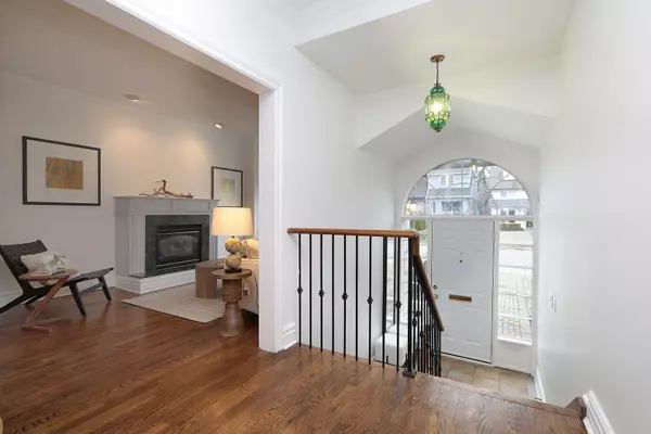 Toronto C10, ON M4S 1B4,733 Merton ST