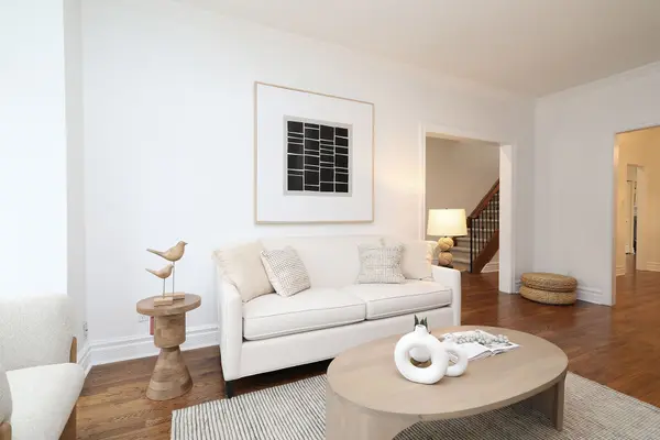 Toronto C10, ON M4S 1B4,733 Merton ST