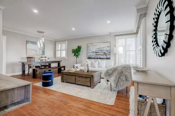 Toronto E04, ON M1K 1J7,1011 Danforth RD