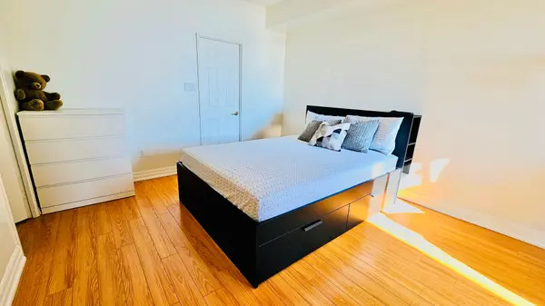 Toronto E08, ON M1J 3N6,3233 Eglinton AVE E #1004