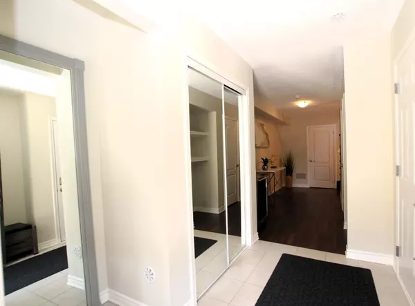 Aurora, ON L4G 0Y2,27 Minlow WAY