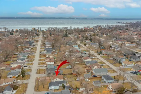 Georgina, ON L4P 2L1,146 Garden AVE