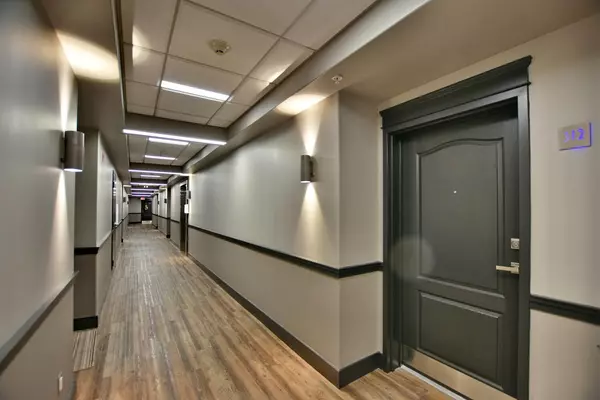 Collingwood, ON L9Y 0E3,1 Chamberlain CRES #312