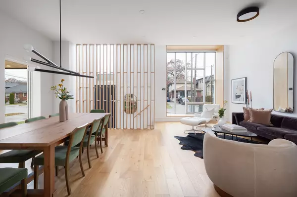 Mississauga, ON L5E 1R9,886 Ninth ST