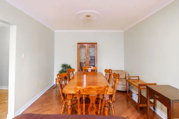 Toronto W05, ON M3N 1T8,14 Bamford CRES