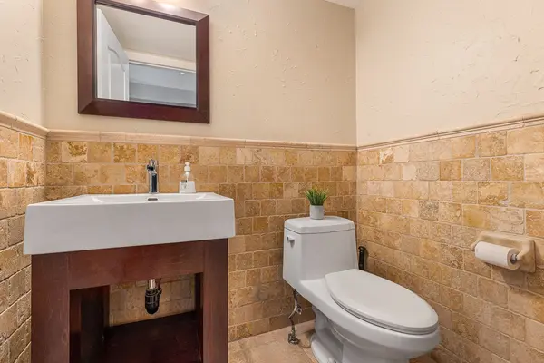 Caledon, ON L7E 1W4,4 Jolley CT