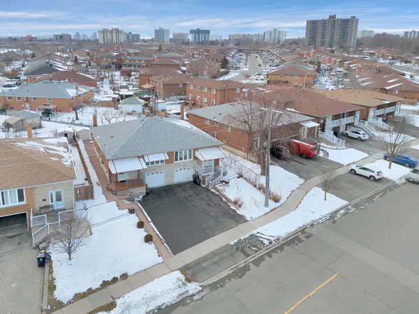 Toronto W05, ON M3L 2E7,72 Arleta AVE