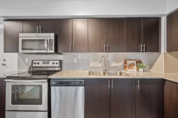 Toronto W02, ON M6H 0B6,1410 Dupont ST #1309