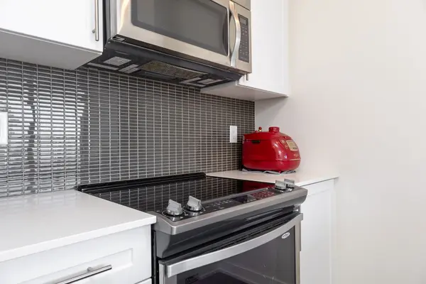 Mississauga, ON L5B 0J7,4011 Brickstone Mews #1405