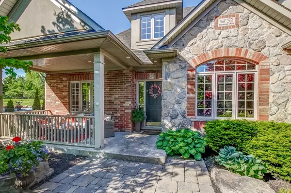 Hamilton, ON L0R 1H3,52 Palomino DR