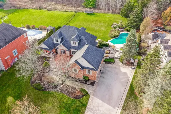 Hamilton, ON L0R 1H3,52 Palomino DR