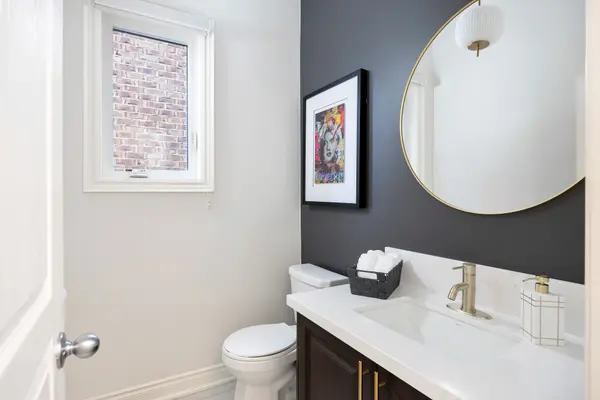 Hamilton, ON L8B 1X1,27 Skinner RD