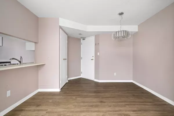 Belleville, ON K8N 5M5,350 FRONT ST #805