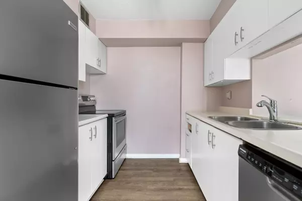 Belleville, ON K8N 5M5,350 FRONT ST #805