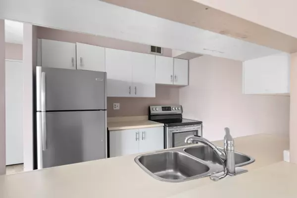 Belleville, ON K8N 5M5,350 FRONT ST #805