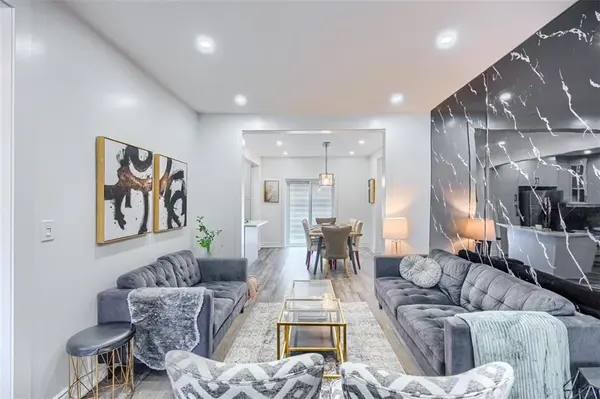 Hamilton, ON L8M 2W2,15 Carrick AVE