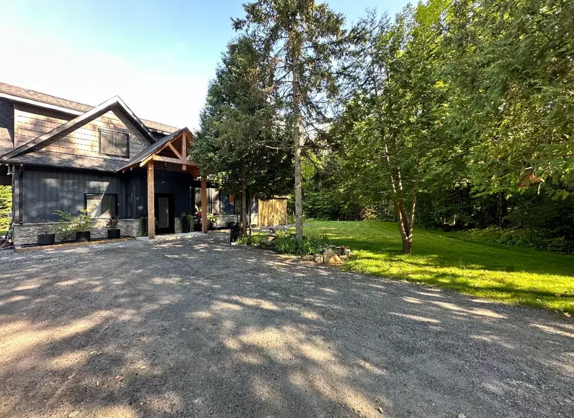 1024 FIELDALE RD, Lake Of Bays, ON P1H 2J6