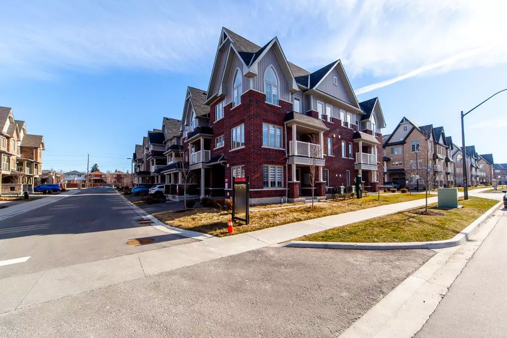 Whitby, ON L1R 0R4,42 Mappin WAY