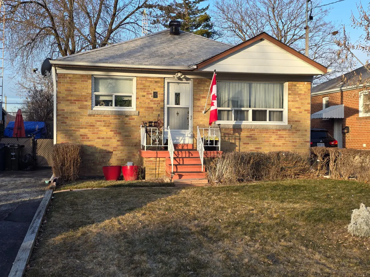 Toronto E04, ON M1L 4L4,8 Annan DR