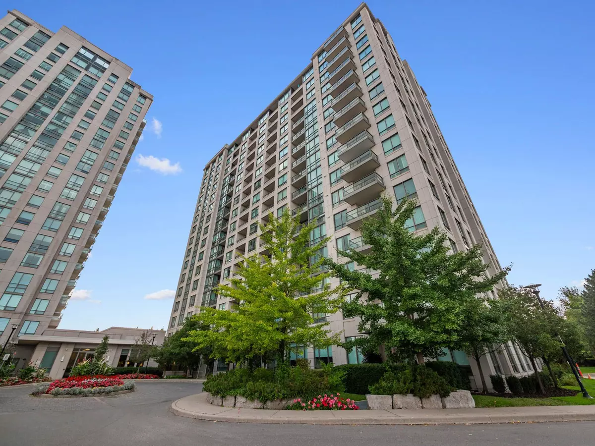 Vaughan, ON L4J 7W7,100 Promenade CIR #801