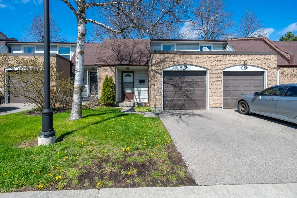Mississauga, ON L5J 4J7,2440 Bromsgrove RD #7