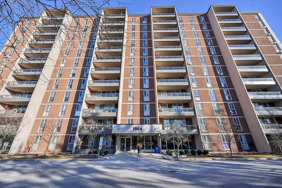 Hamilton, ON L8S 1J5,1964 Main ST W #606