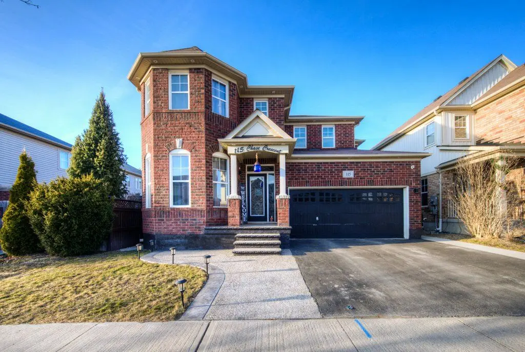 Cambridge, ON N3C 0C6,115 Chase CRES