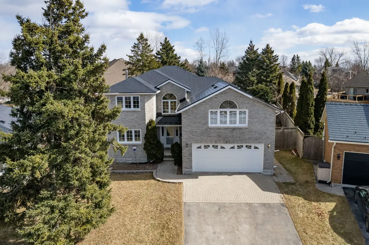 Belleville, ON K8N 5R2,11 Carlow CT