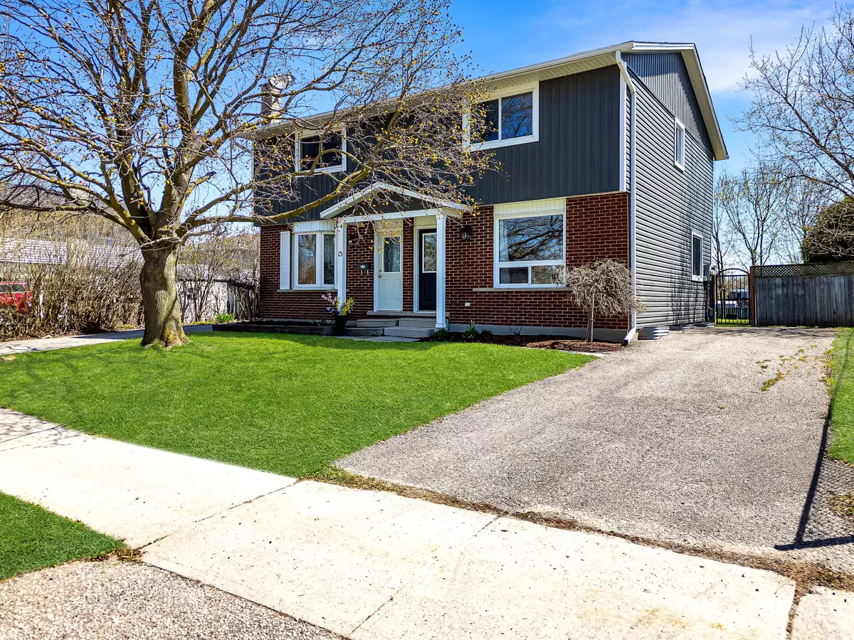 Woolwich, ON N3B 1X5,13 Oak DR