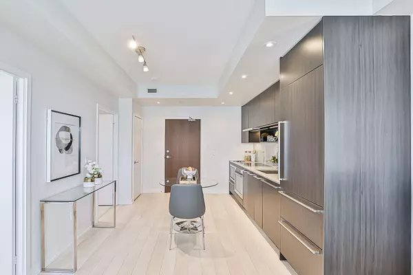 Toronto C15, ON M2K 0E4,117 McMahon DR #1705