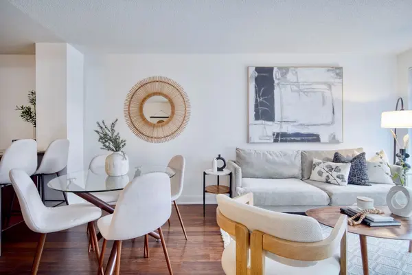 Toronto C10, ON M4S 3H8,2191 Yonge ST #1907