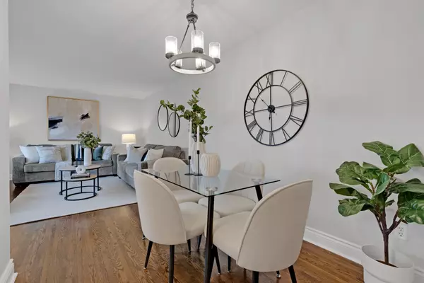 Whitby, ON L1N 5A6,917 King ST