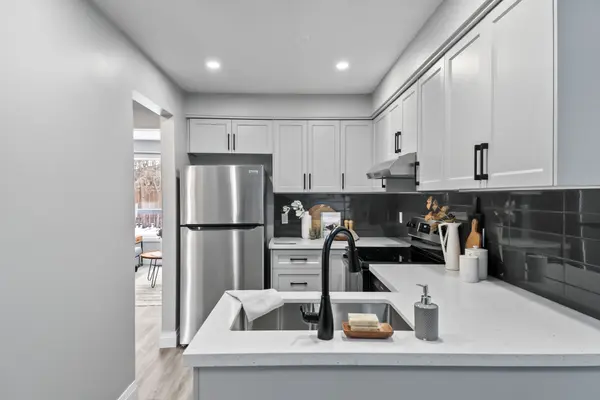 Clarington, ON L1E 1P4,31 Mossgrove CT N