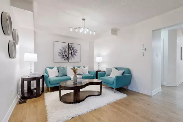 Whitby, ON L1R 3H1,73 Longueuil PL