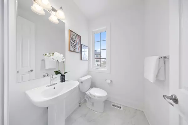 Pickering, ON L1X 0N8,1450 Hawktail PATH