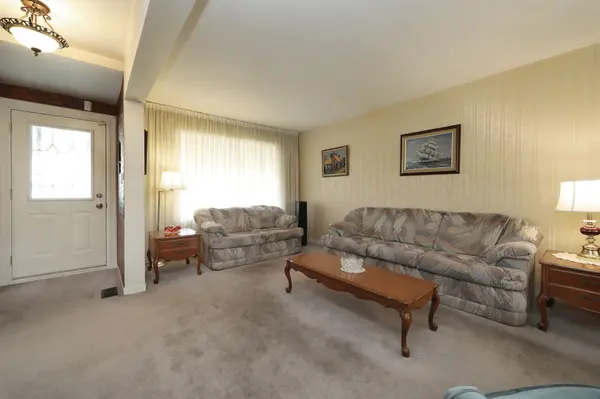 Toronto E04, ON M1P 1S3,101 Bergen RD