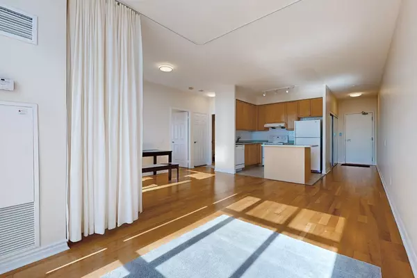 Toronto E04, ON M1P 5C7,8 Mondeo DR #PH05