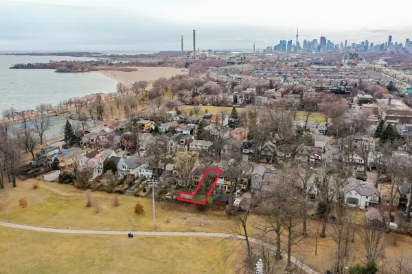 Toronto E02, ON M4L 3T2,61A Waverley RD