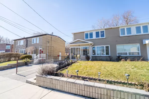 Toronto E04, ON M1L 1Y5,84 Chestnut CRES